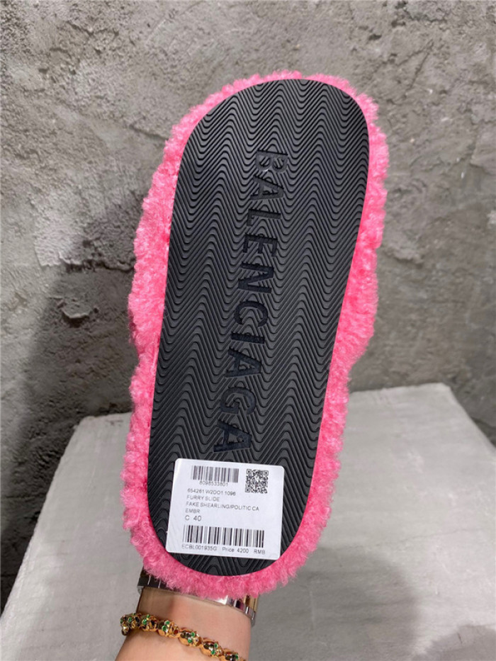 BLCG SLIPPERS