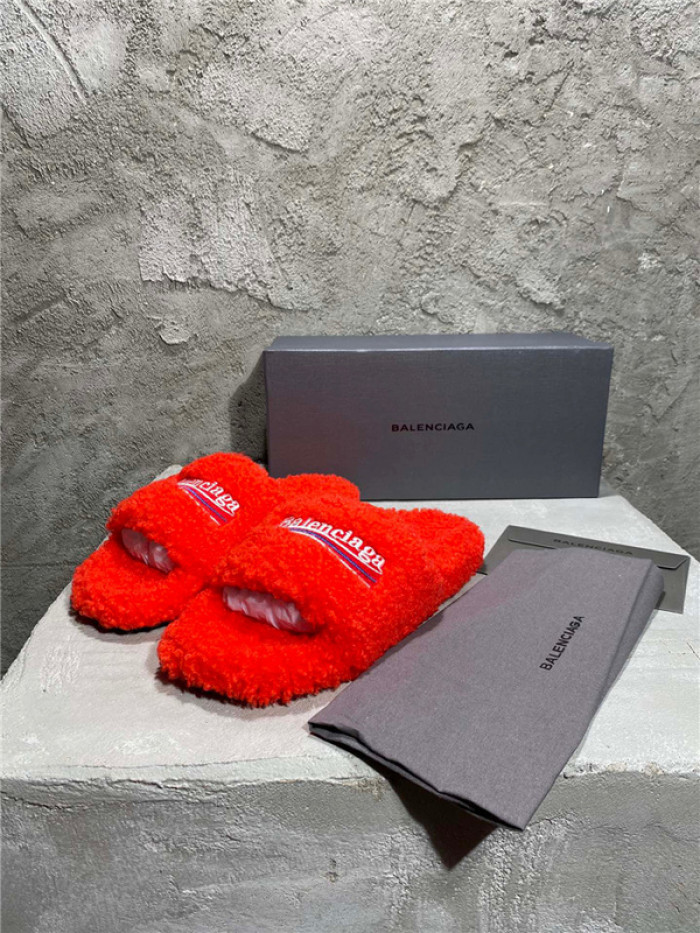 BLCG SLIPPERS