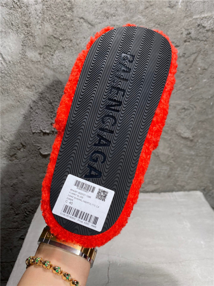 BLCG SLIPPERS