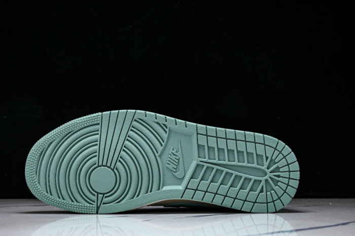 Air Jordan 1 Low  DC0774-131