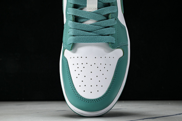 Air Jordan 1 Low  DC0774-132