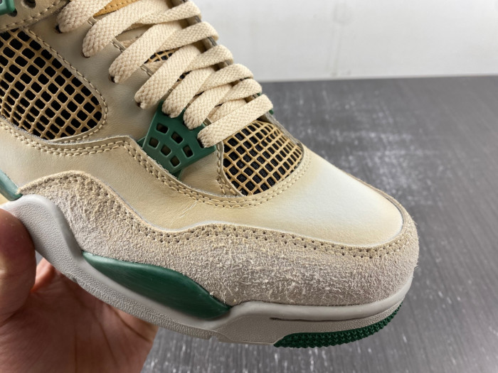 AIR JORDAN 4 RETRO    DC7770-106