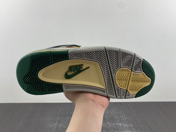 AIR JORDAN 4 RETRO    DC7770-106