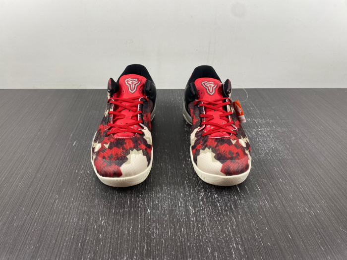 Kobe 8 System "Milk Snake" 555035-601