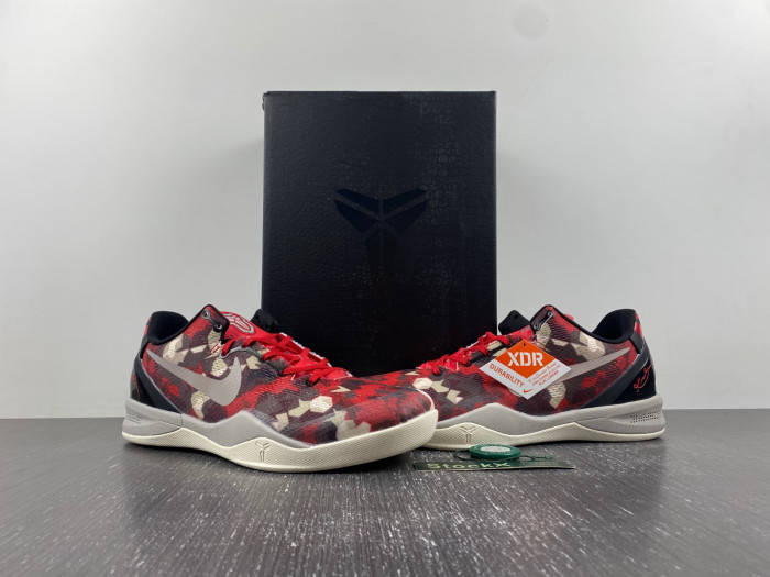 Kobe 8 System "Milk Snake" 555035-601
