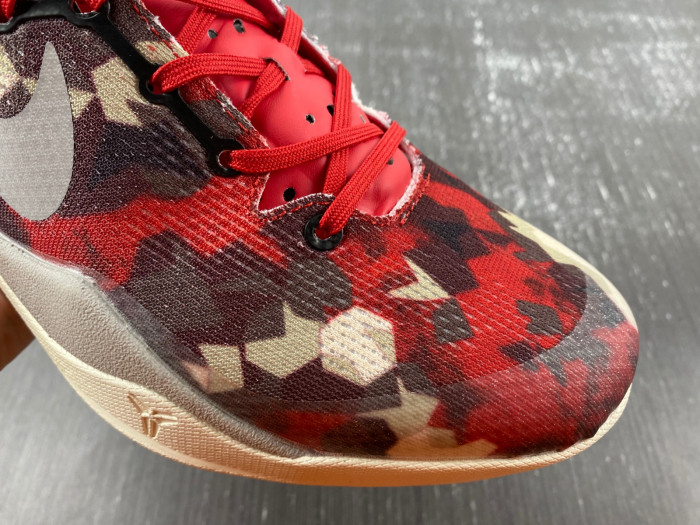 Kobe 8 System "Milk Snake" 555035-601