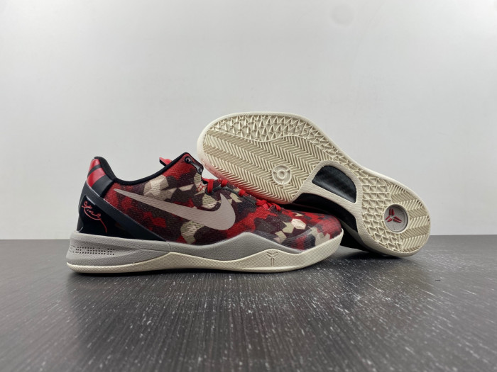 Kobe 8 System "Milk Snake" 555035-601