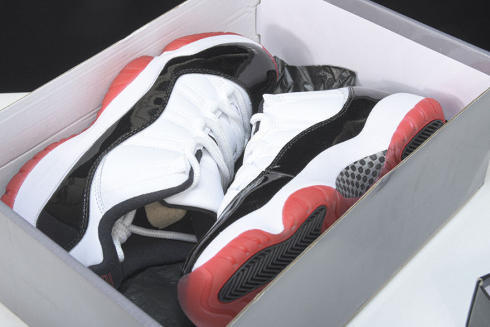 Air Jordan 11 Retro Low Concord Bred AV2187-160