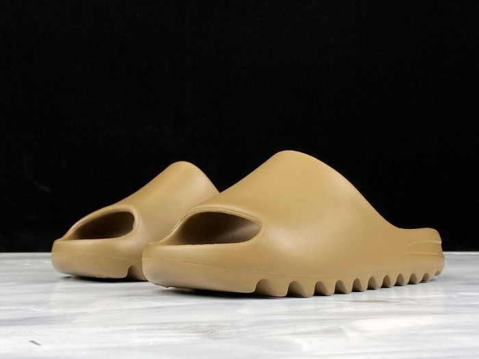 Y**zy slide earth brown fv8425