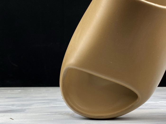 Y**zy slide earth brown fv8425