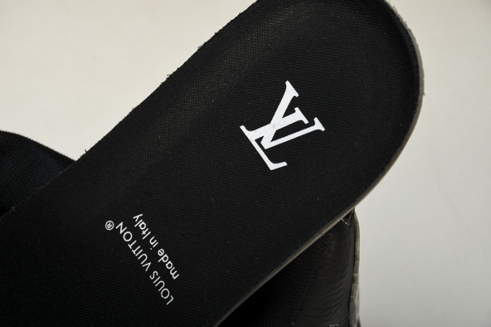 LV SNEAKER LOW 121202