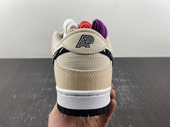Albino & Preto x Nike Dunk SB Low FD2627-200