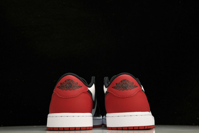 Air Jordan 1 Low OG“Black Toe” CZ0790-106