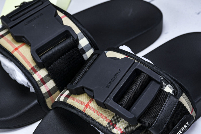 BURBERRY Slide