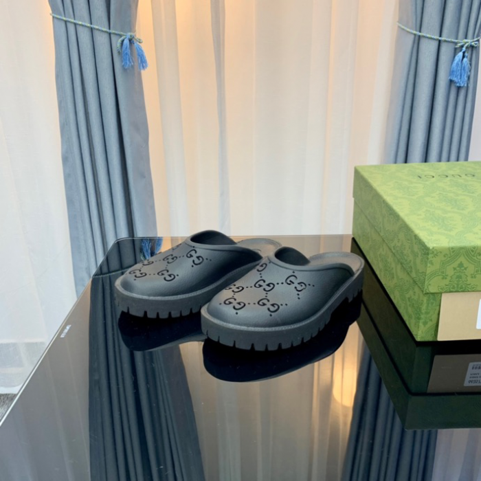 GUCC SLIPPERS