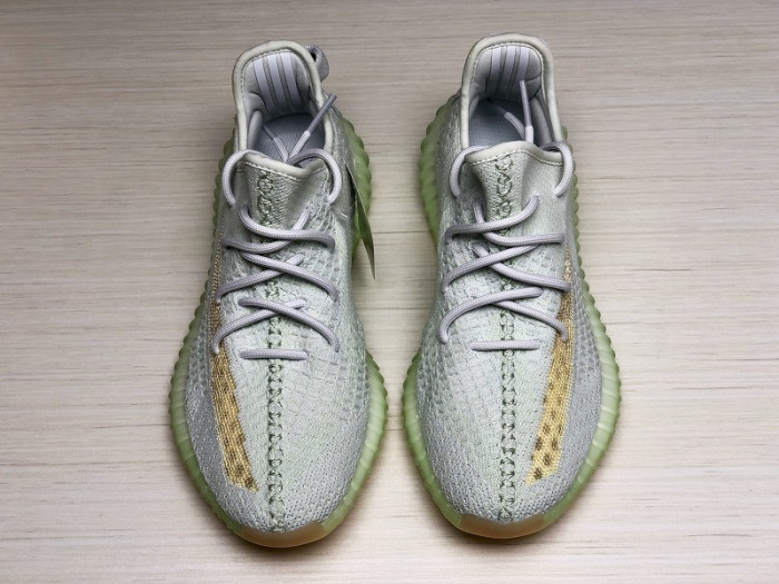 ad*s Y**zy boost 350 v2 hyperspace  eg7491