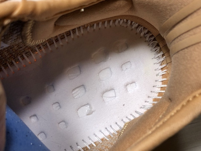 ad*s Y**zy boost 350 v2 clay  eg7490 kids