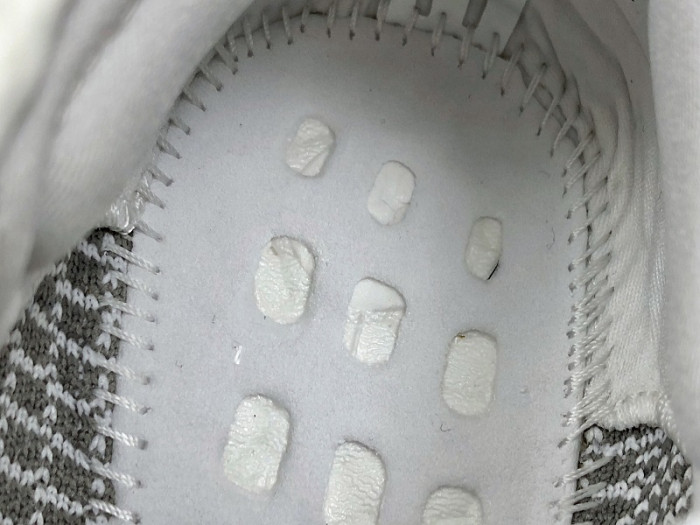ad*s Y**zy boost 350 v2 static ef2905