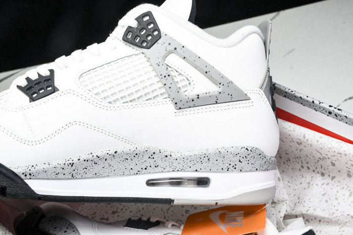 Air Jordan 4  “White Cement” （2025） FV5029-100