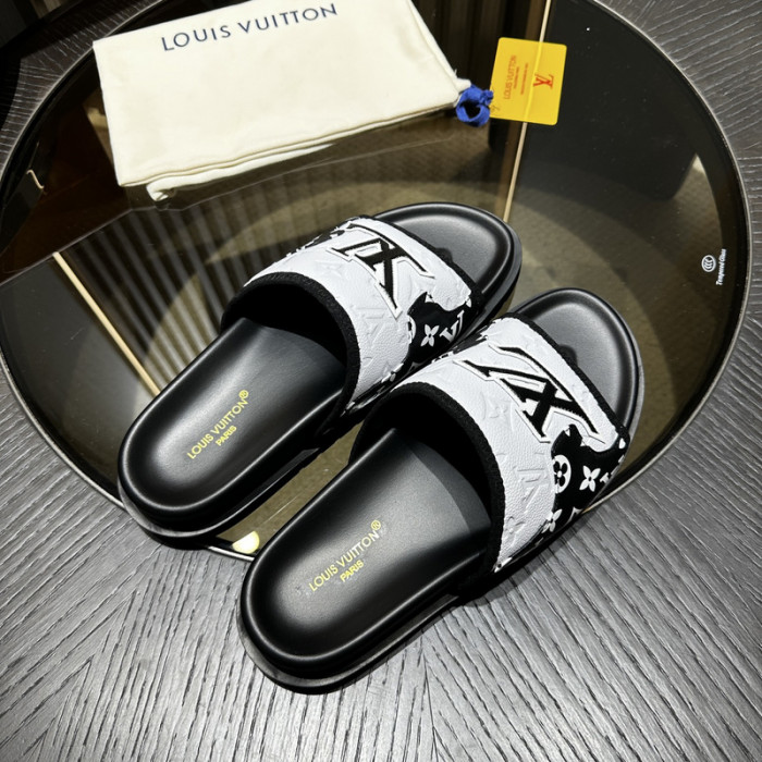LV SLIPPERS