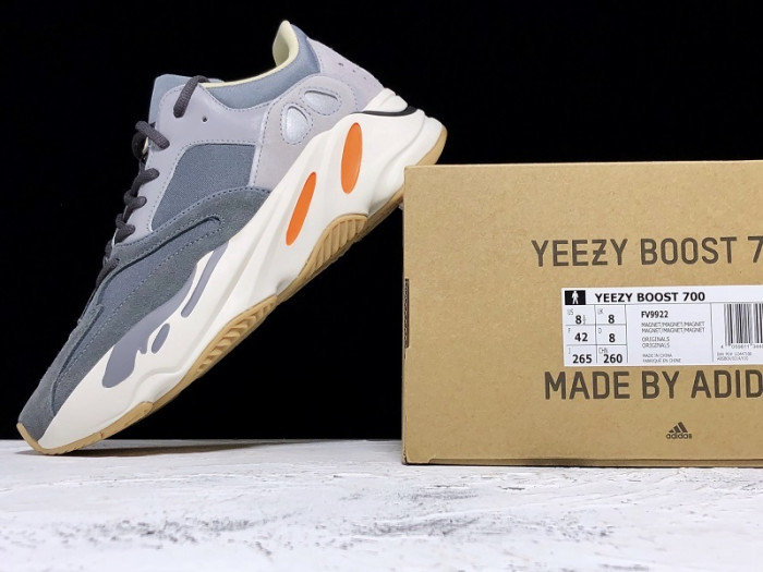 ad*s Y**zy boost 700 magnet fv9922
