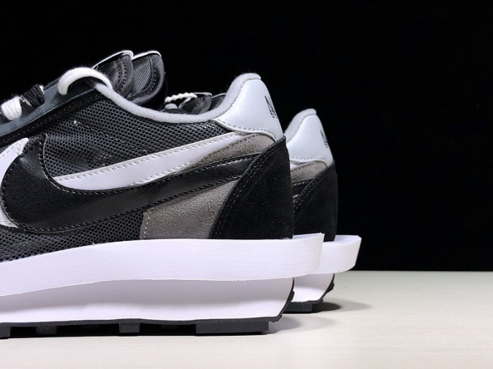 Sacai Nike LDWaffle Black Anthracite White BV0073-001