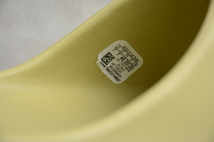 kanye west x ad*s Y**zy slide “resin ”fx0494