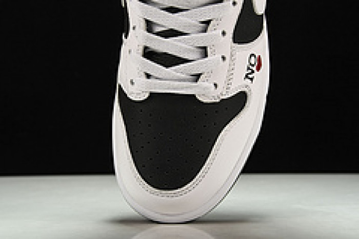S*p*e x nike sb dunk high qs “by any means”S*p dn3741-002