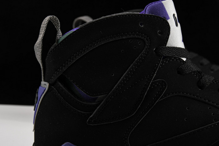 AIR JORDAN 7 RETRO RAY ALLEN BUCKS 304775-053