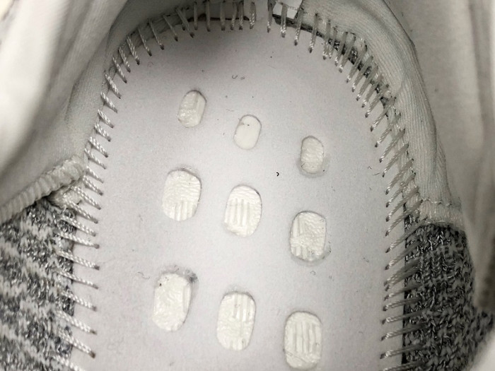 ad*s Y**zy boost 350 v2 static reflective ef2367