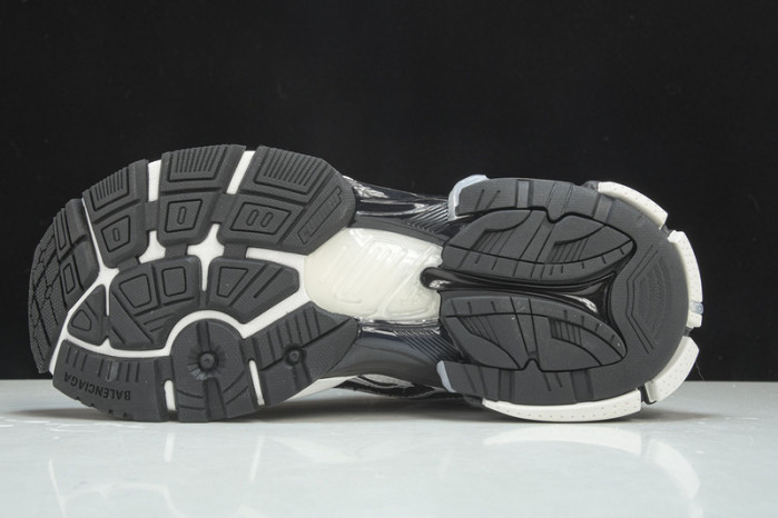 BLCG  Track TRAINER  Yeeshoes  22040702
