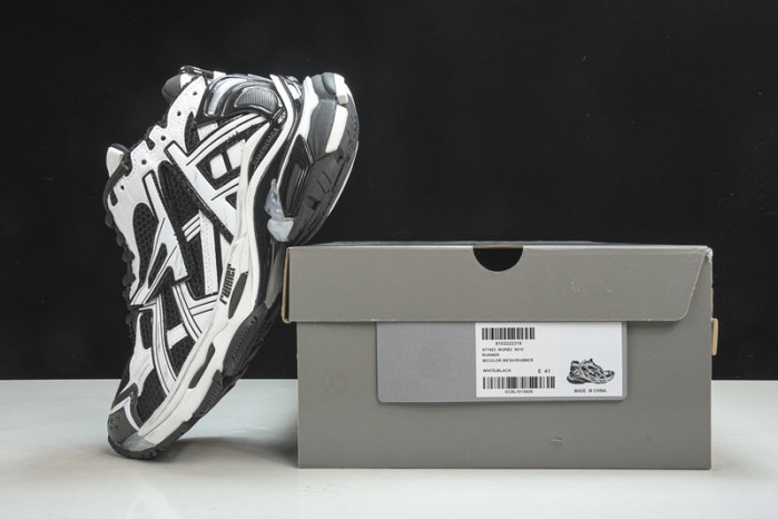 BLCG  Track TRAINER  Yeeshoes  22040702