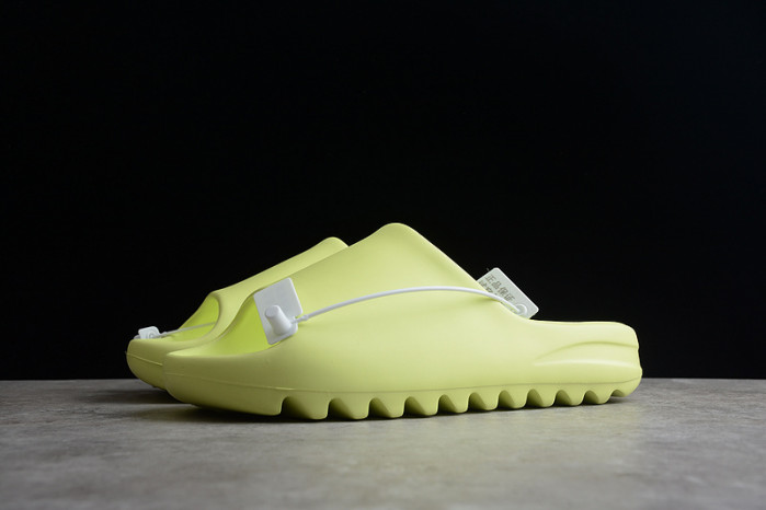 Y**zy slide green  gx6138