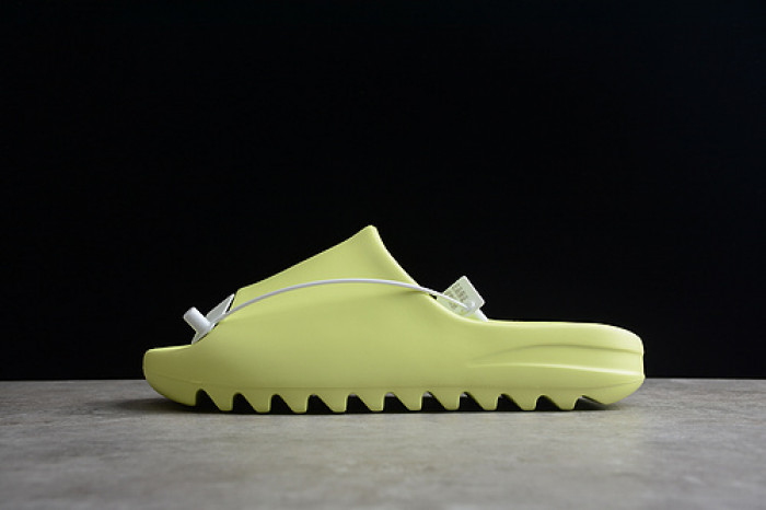 Y**zy slide green  gx6138