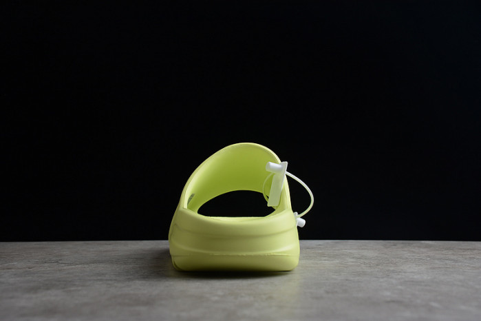 Y**zy slide green  gx6138