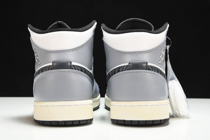 AIR JORDAN 1 Mid 554724-170
