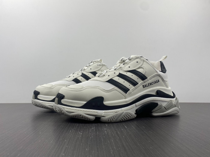 blcg  ×   Ad*s  yeeshoes042102