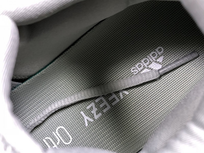 ad*s Y**zy boost 700 salt eg7487