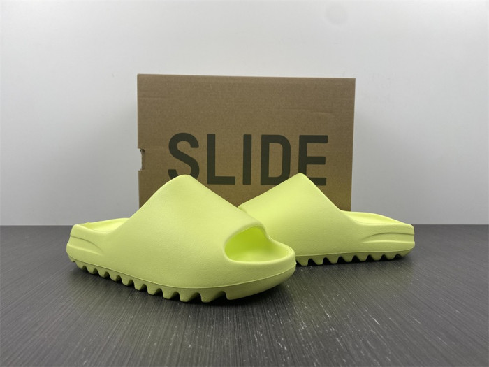 Y**zy slide  