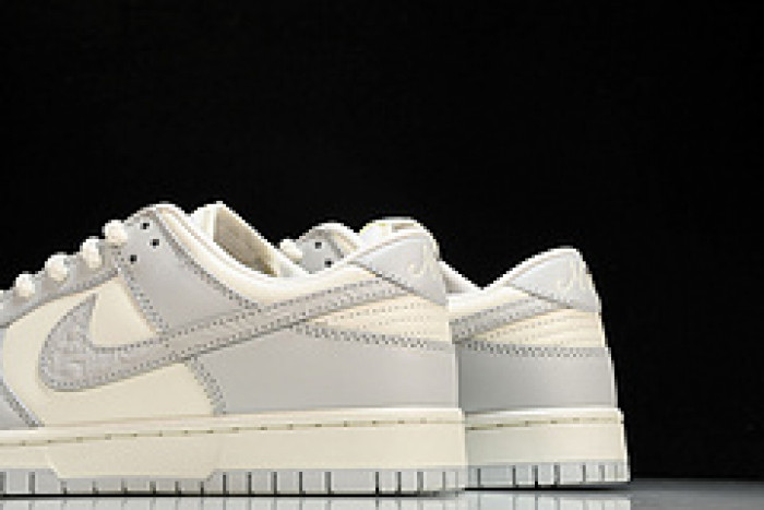 NIKE Dunk Low "Needlework" FJ4553-133
