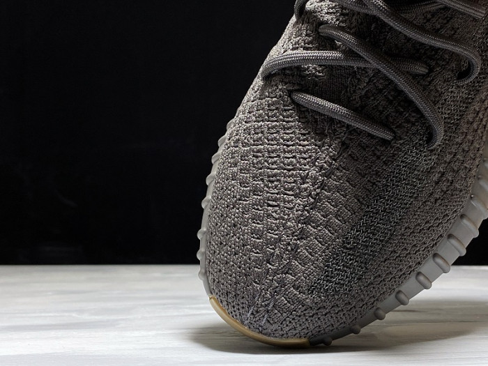 ad*s Y**zy boost 350 v2 cinder fy2903