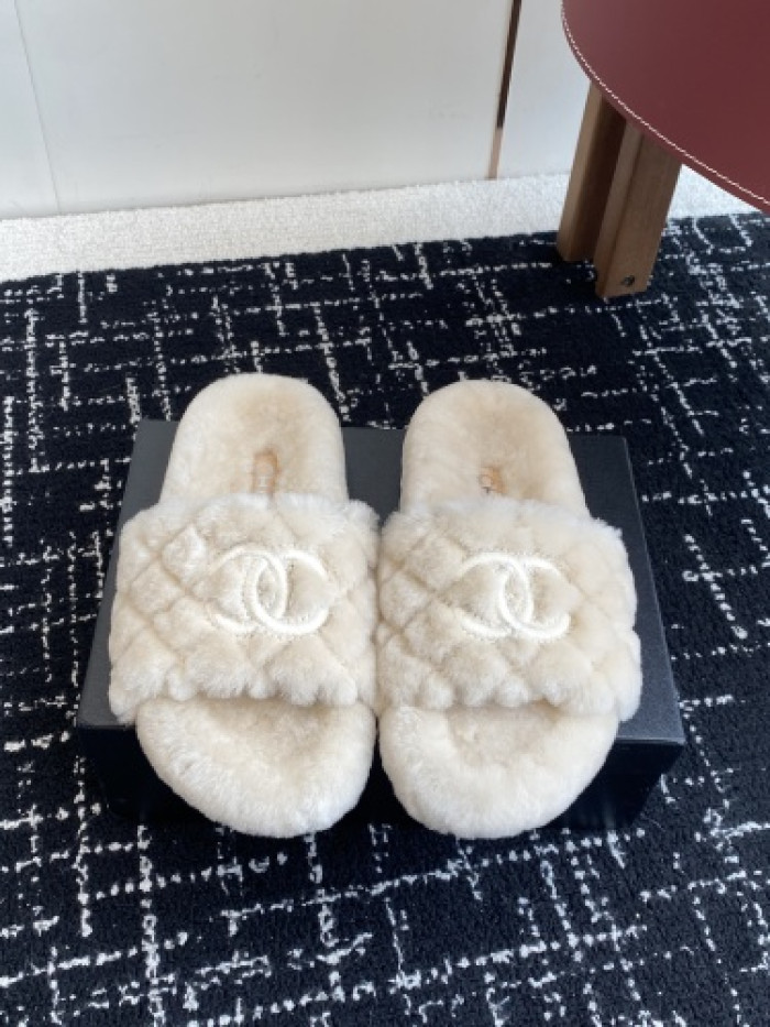CH*NEL SLIPPERS