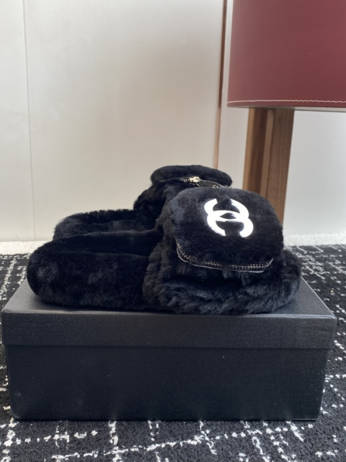 CH*NEL SLIPPERS