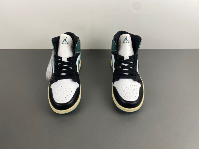 AIR JORDAN 1 MID SE "LEGEND PINK FQ7818-100