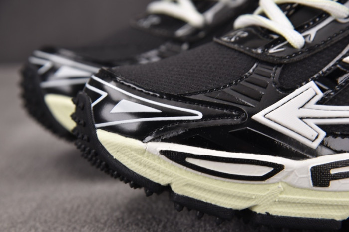 OF C/O  SNEAKER  FOR-081902