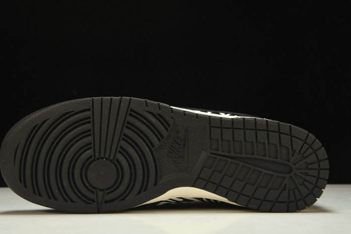 Quartersnacks x Nike SB Dunk