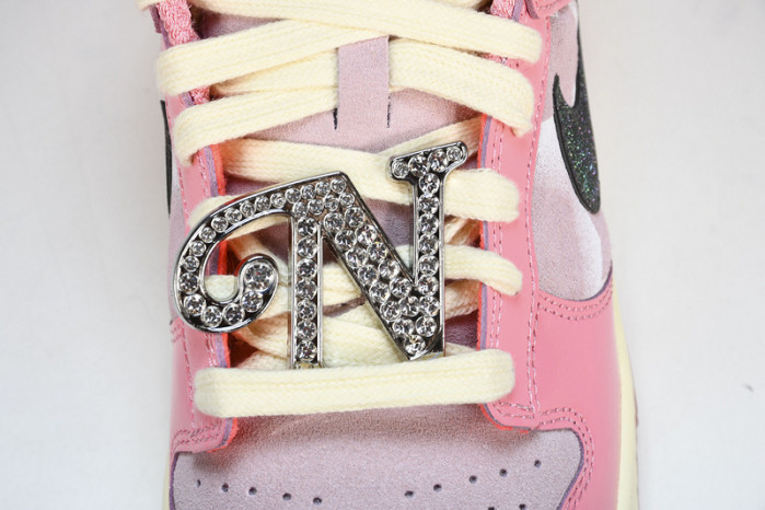 Nike Dunk Low LX“Hot Punch and Pink Foam” FN8927-621