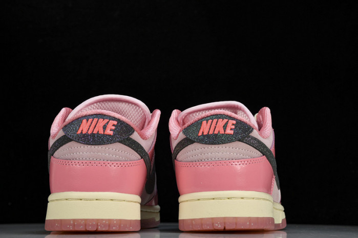 Nike Dunk Low LX“Hot Punch and Pink Foam” FN8927-621