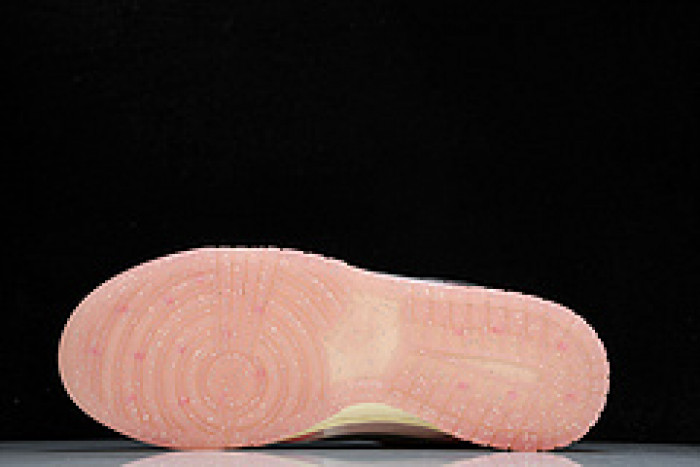 Nike Dunk Low LX“Hot Punch and Pink Foam” FN8927-621