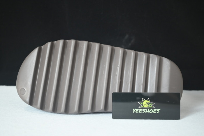 Y**zy slide  g55495